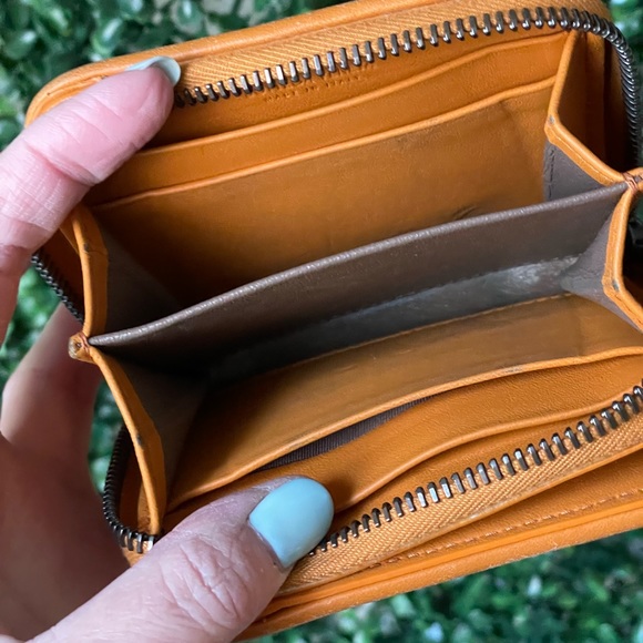 Bottega Veneta Zippy Compact Wallet - Picture 5 of 12